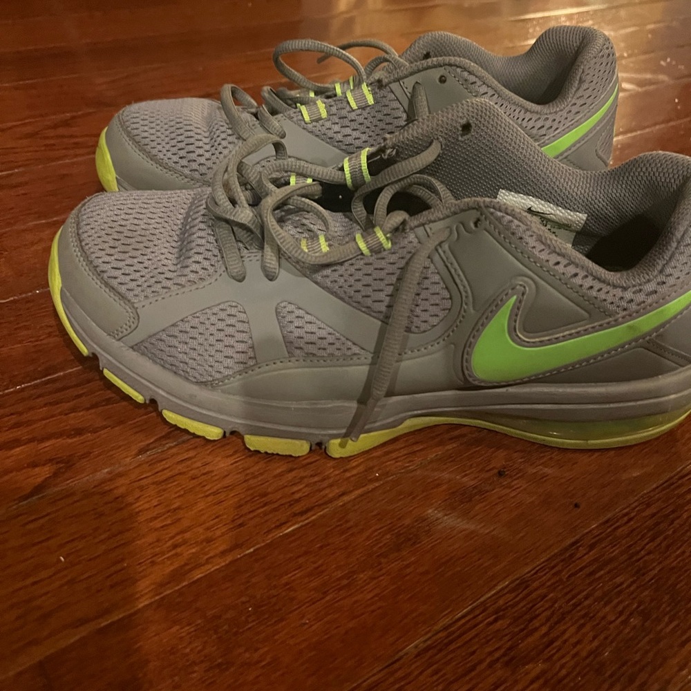 Men’s size 8. I normally wear a size 10 in women.